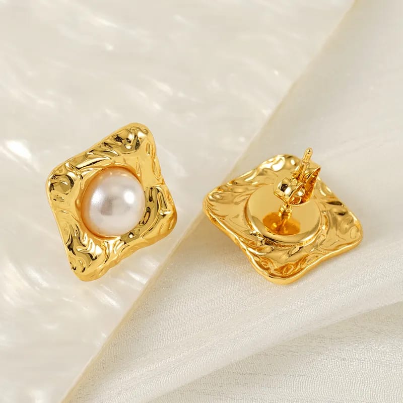 Gold Plated Pearl Ear Studs