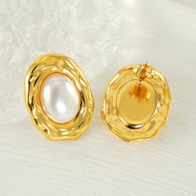 Gold Plated Pearl Ear Studs