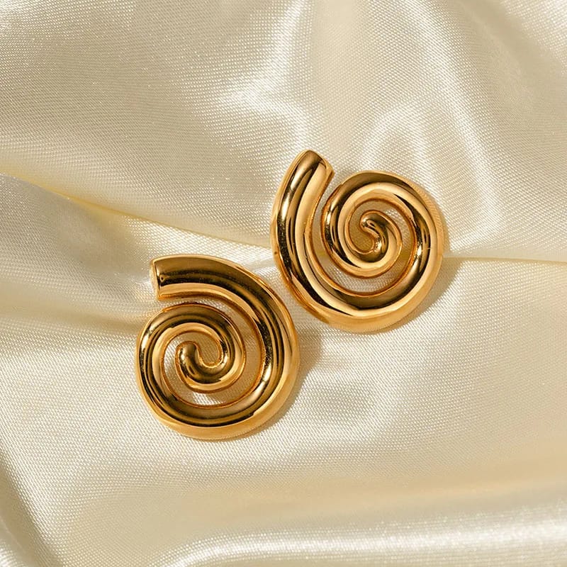 Vintage Style Luxurious Solid Plating 18K Gold-Plated Earrings