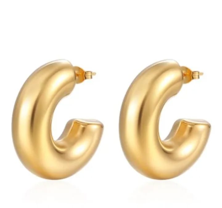 Big C shaped earrings 18k gold plated