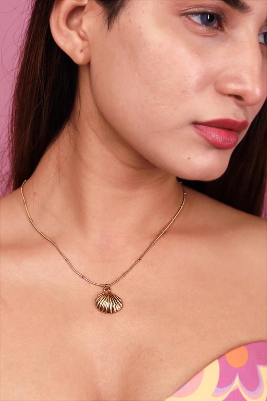 Marine Shell Gold Pendant Necklace